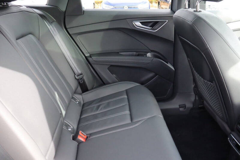 2024 Audi Q4 e-tron quattro Premium 55