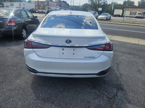 2020 Lexus ES 300h Luxury