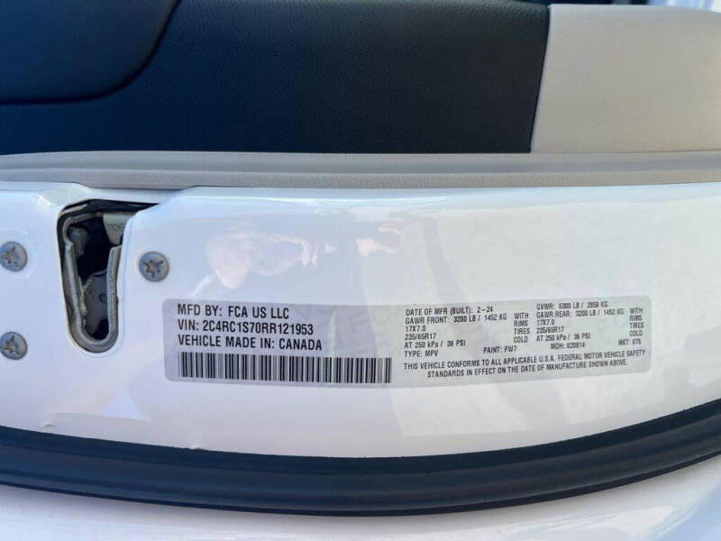 2024 Chrysler Pacifica Plug-In Hybrid Select
