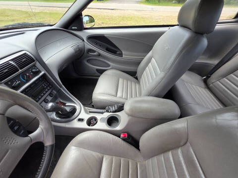 2004 Ford Mustang GT Deluxe