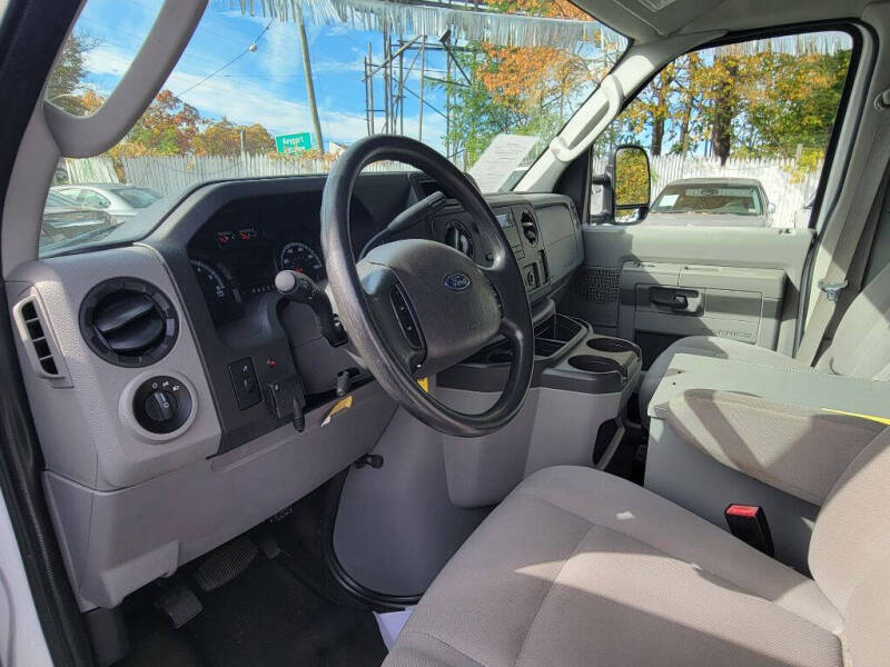 2014 Ford E-Series E-150