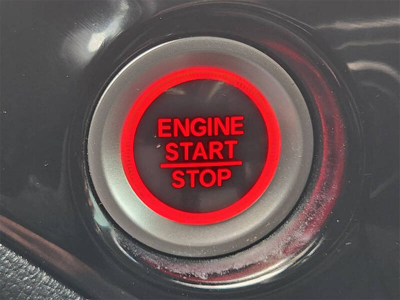 2021 Honda Pilot Touring w/Rear Captain's Chairs