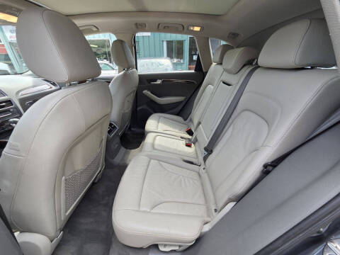 2012 Audi Q5 3.2 quattro Premium Plus