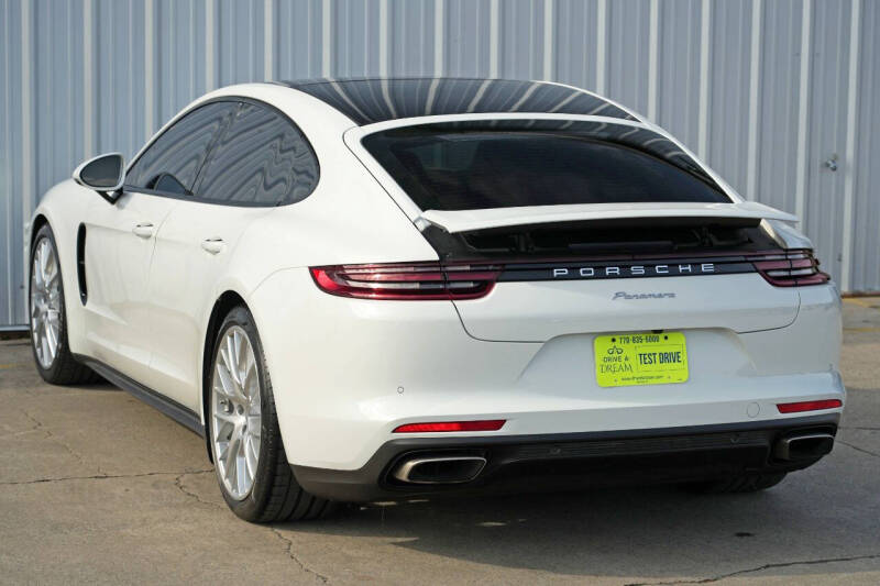 2018 Porsche Panamera 4