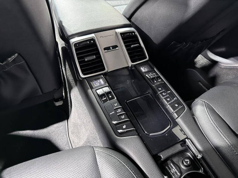 2016 Porsche Panamera