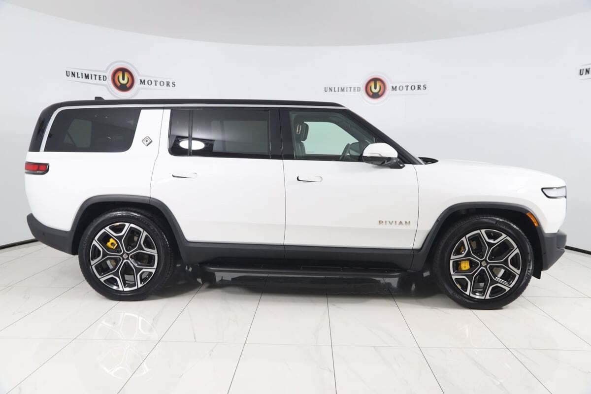 2022-rivian-r1s-launch-edition-awd-4dr-suv.jpg