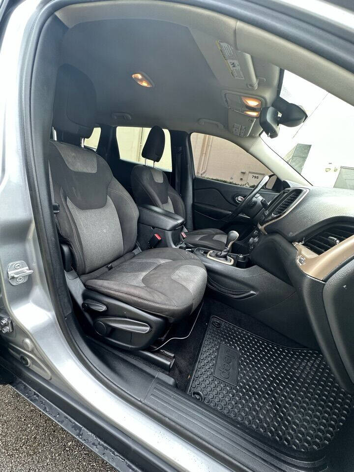 2014 JEEP Cherokee SUV / Crossover - $13,999