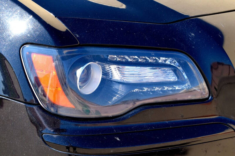 2015 Chrysler 300 Limited