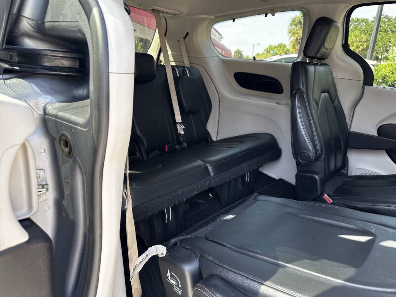 2019 Chrysler Pacifica Touring L