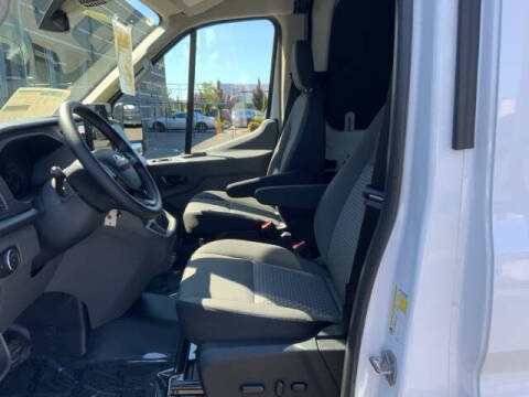 2025 Ford Transit 250