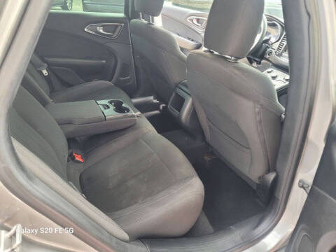 2016 Chrysler 200 Limited