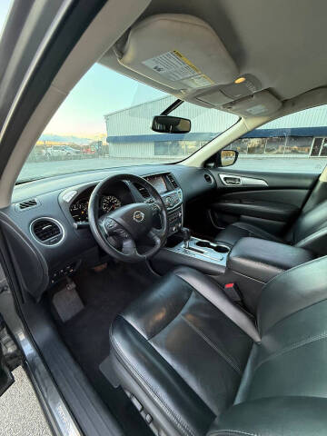 2018 Nissan Pathfinder SL