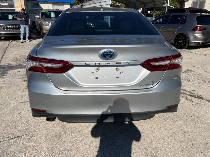 2018 Toyota Camry Hybrid XLE