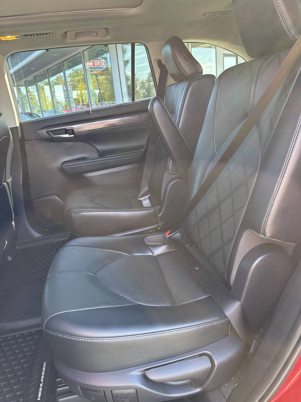 used 2022 Toyota Highlander car, priced at $38,299