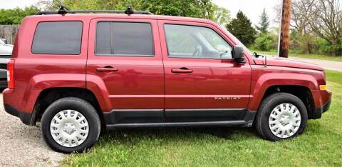 2011 Jeep Patriot for sale at PINNACLE ROAD AUTOMOTIVE LLC in Moraine OH