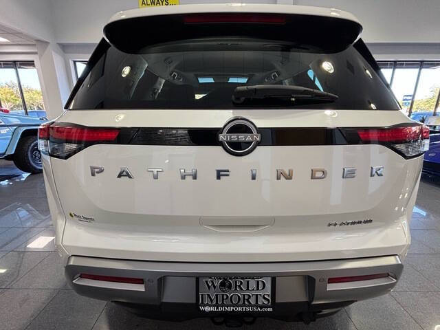 2024 Nissan Pathfinder Platinum