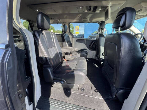 2015 Chrysler Town and Country Touring-L