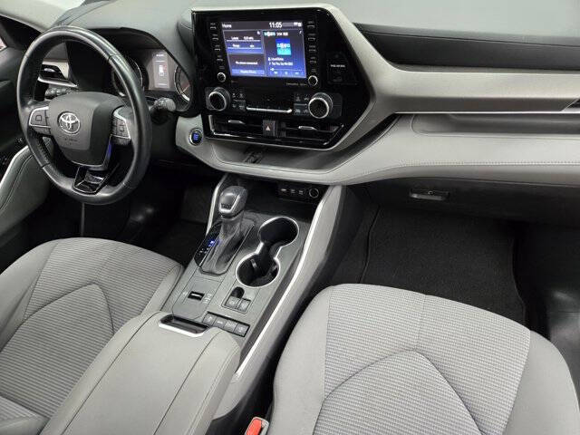 2021 Toyota Highlander LE