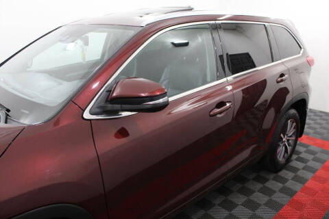 2017 Toyota Highlander SE