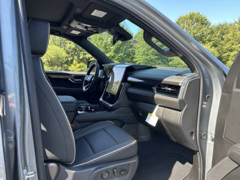 2025 GMC Yukon Elevation