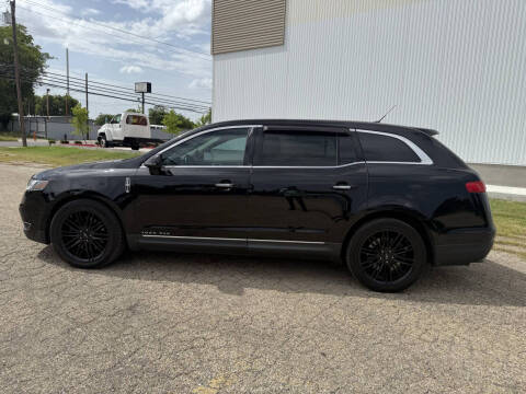 2019 Lincoln MKT Reserve