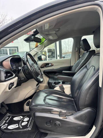 2019 Chrysler Pacifica Touring L