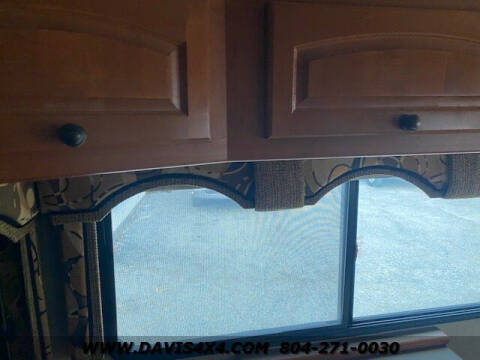 2006 Freightliner MH Chassis