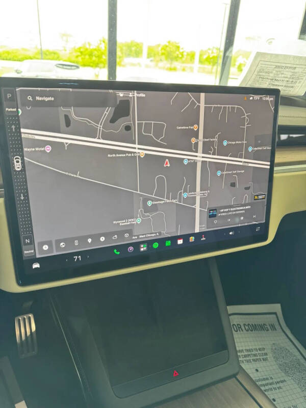 2023 Tesla Model X Standard Range