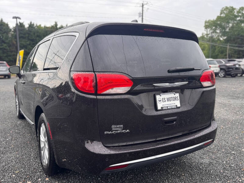 2017 Chrysler Pacifica Touring-L