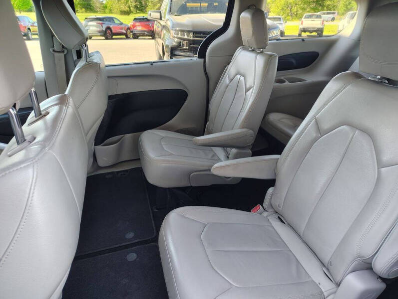 2017 Chrysler Pacifica Touring-L
