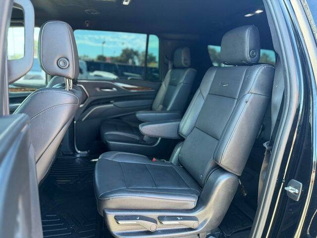 2023 Cadillac Escalade ESV Luxury