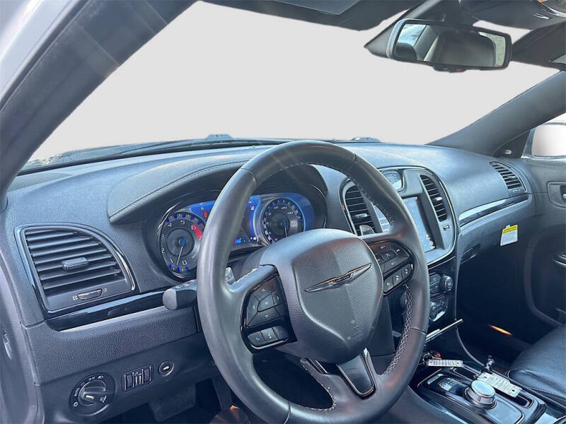 2023 Chrysler 300 S V8