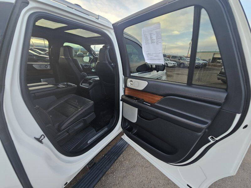 2022 Lincoln Navigator L Black Label