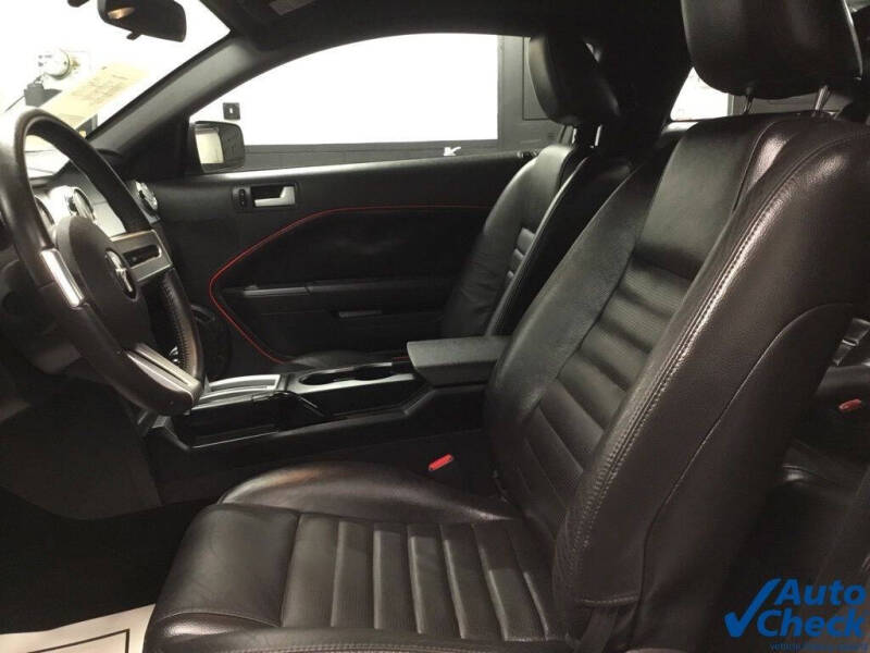 2005 Ford Mustang GT Deluxe