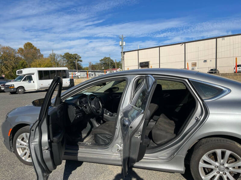 2016 Chrysler 200 LX