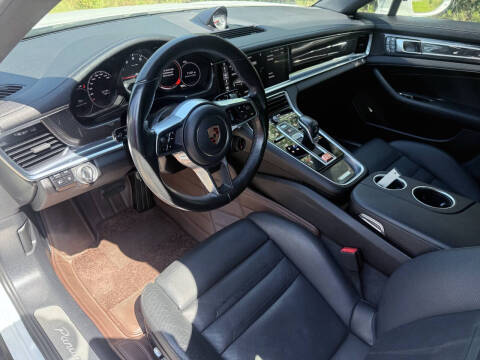 2017 Porsche Panamera