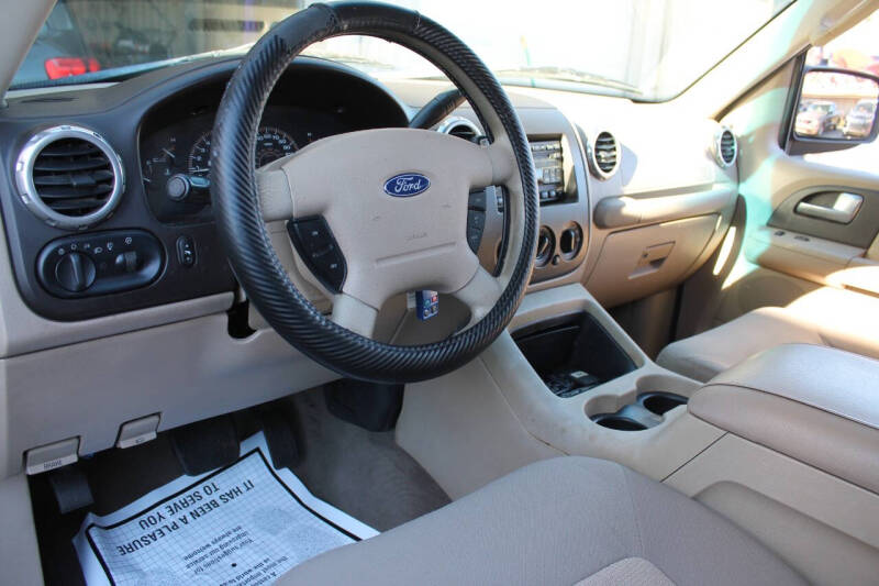 2003 Ford Expedition XLT