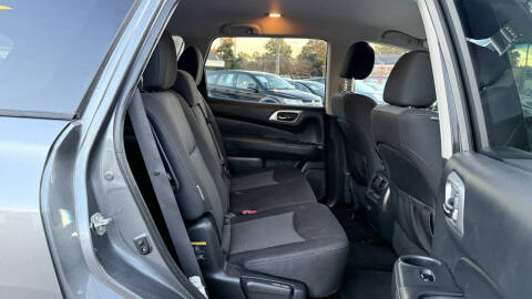 2019 Nissan Pathfinder S