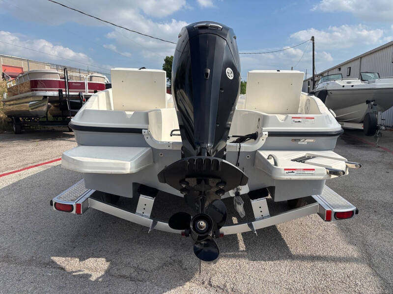2019 Bayliner Element F18