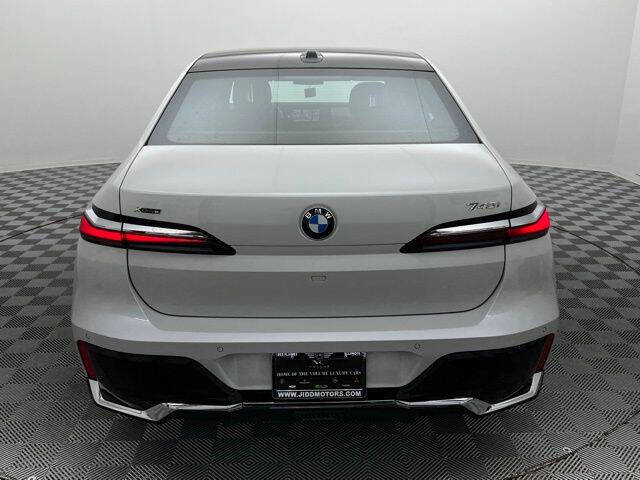 2025 BMW 7 Series 740i xDrive