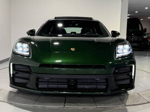 2025 Porsche Panamera 4 E-Hybrid