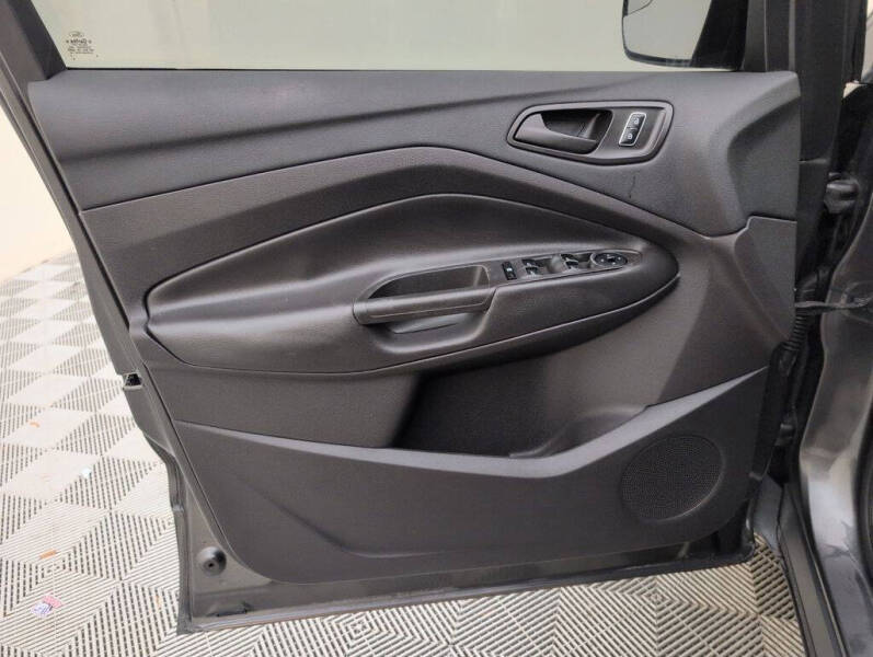 2016 Ford Escape S
