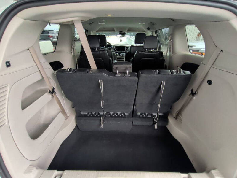 2022 Chrysler Pacifica Touring L