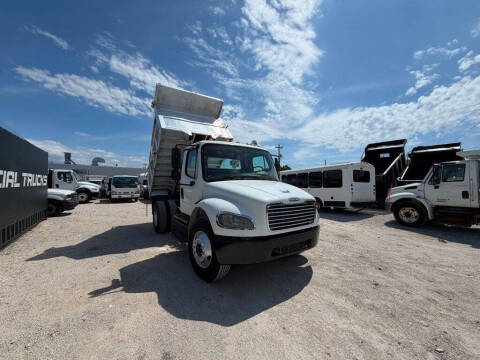 2013 Freightliner M2 106