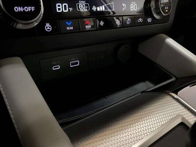 2025 Mitsubishi Outlander PHEV SEL