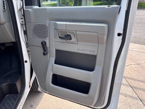 2010 Ford E-Series E-250