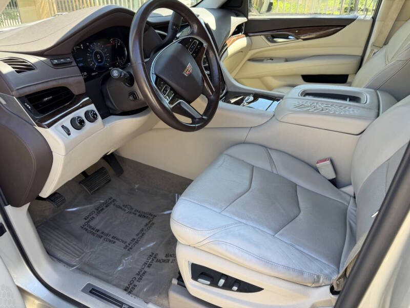 2016 Cadillac Escalade ESV Luxury Collection