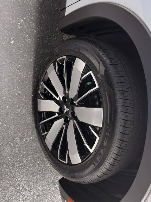 2026 Mitsubishi Outlander SE