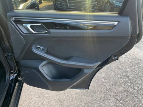 2017 Porsche Macan S