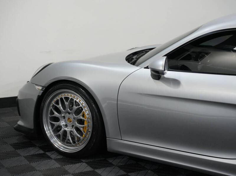 2016 Porsche Cayman GT4